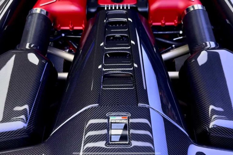 Evoluto offre à la Ferrari F355 un restomod avec un V8 boosté à 500 ch ...