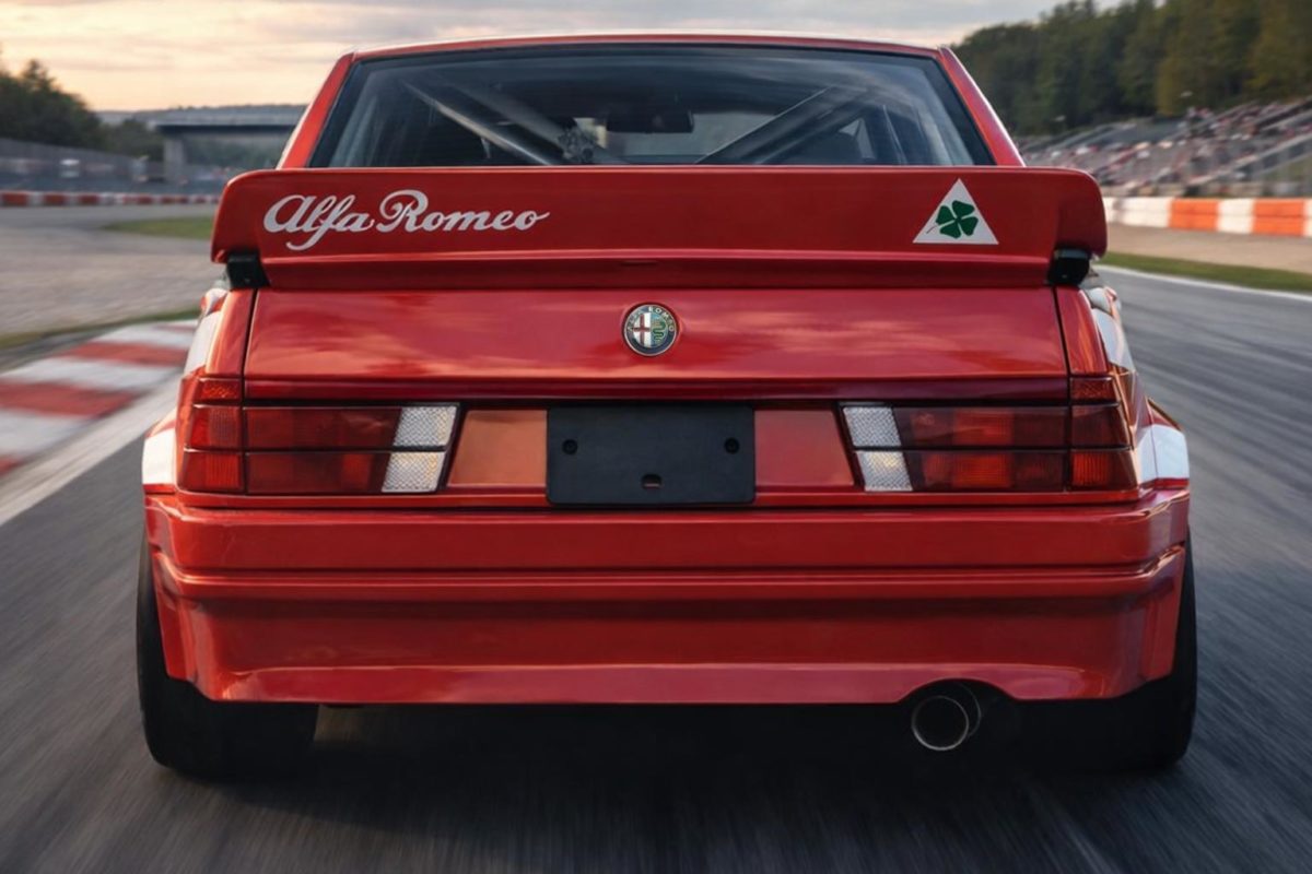 Ce Canadien s’appelle Carlo Milano… et il a transformé une Alfa Romeo 75 en monstre de 400 chevaux